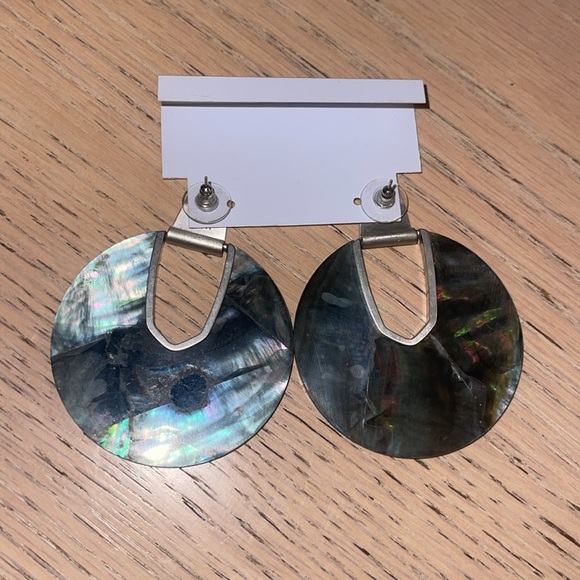 Kendra Scott brown mother of pearl disc earrings, comes w/pink fabric bag shown. - Picture 2 of 5